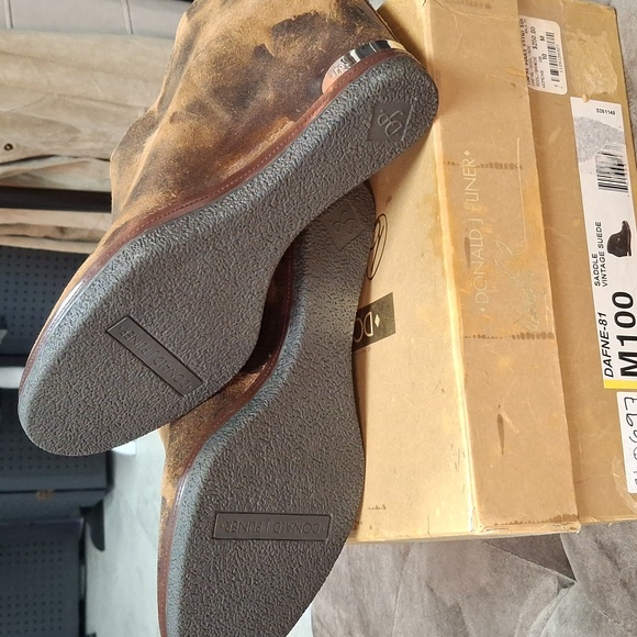 Donald J Pliner 'Dafne' Suede Booties - Picture 7 of 8